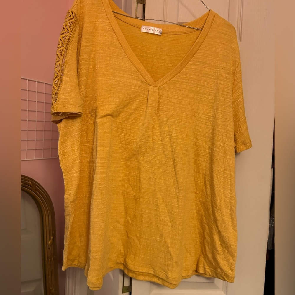 Plus size yellow Women’s yellow shirt retrology 2x